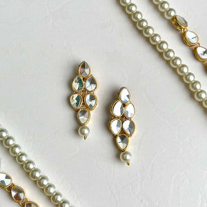 Kundan Maala//Earrings (Pearl)