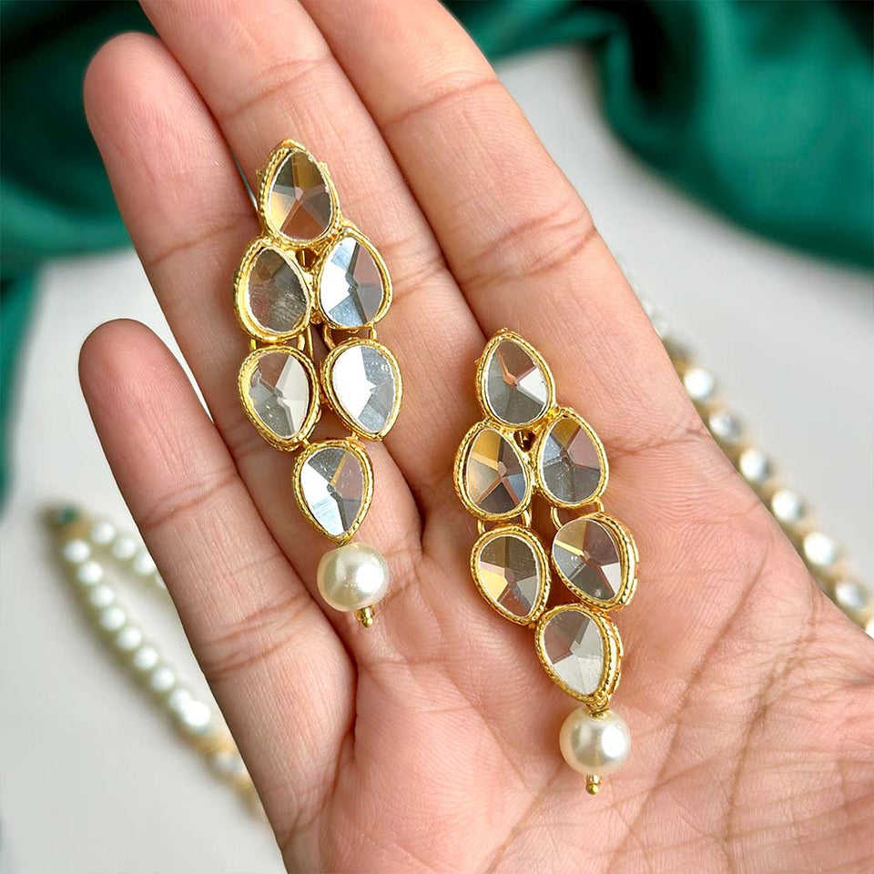 Kundan Maala//Earrings (Pearl)